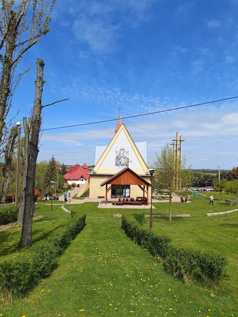 Piesza pielgrzymka do Sanktuarium Matki Bożej Nieustającej Pomocy w Niechobrzu.